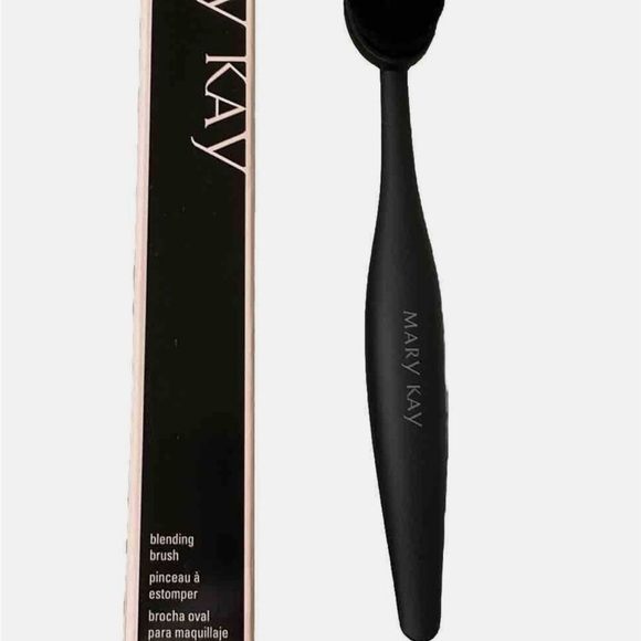 Mary Kay Blending Brush - Picture 4 of 4